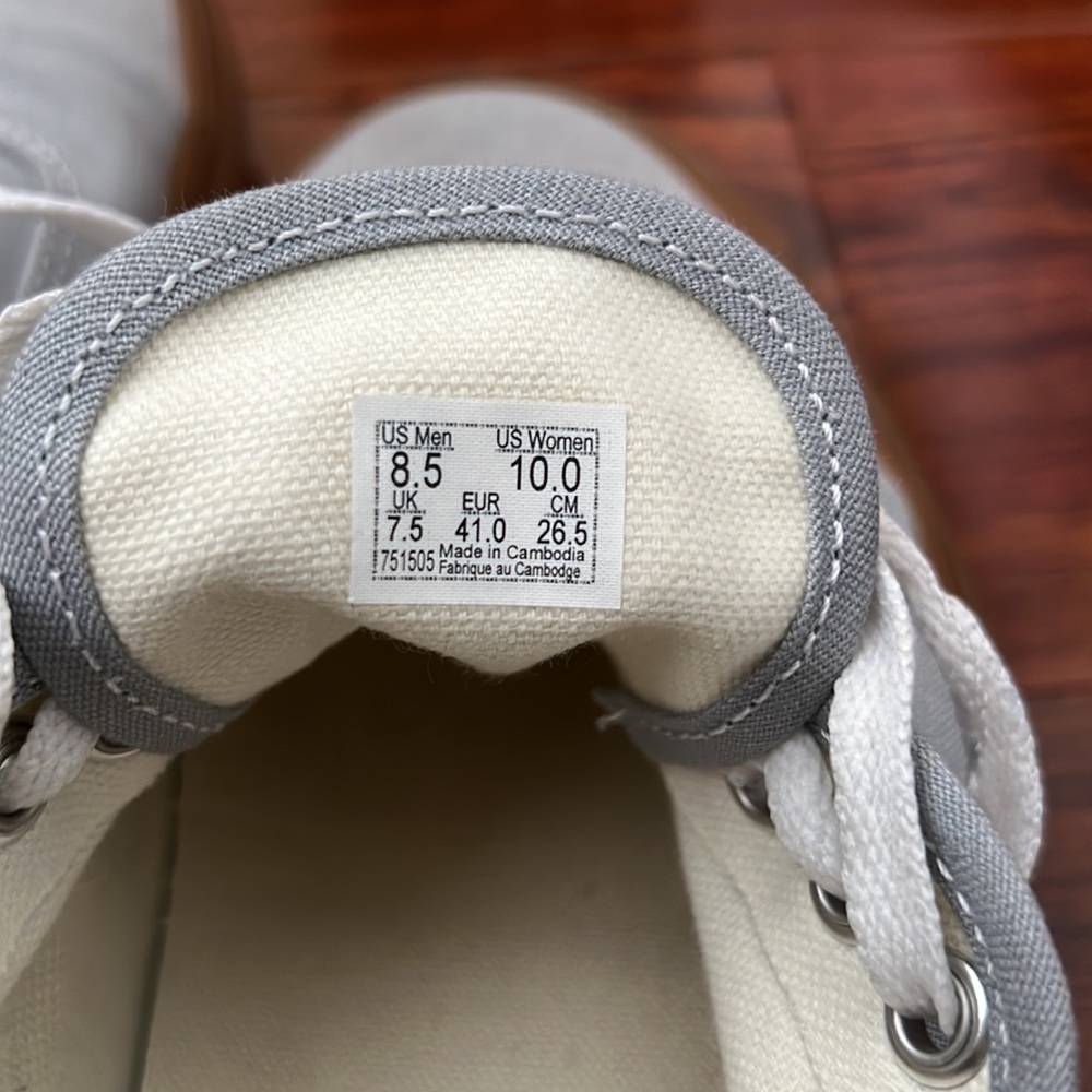 VANS - Picture 2 of 4